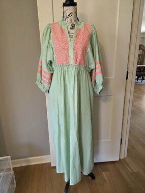 Gorgeous Green Maxi Dress with Coral Embroidery-NWT
